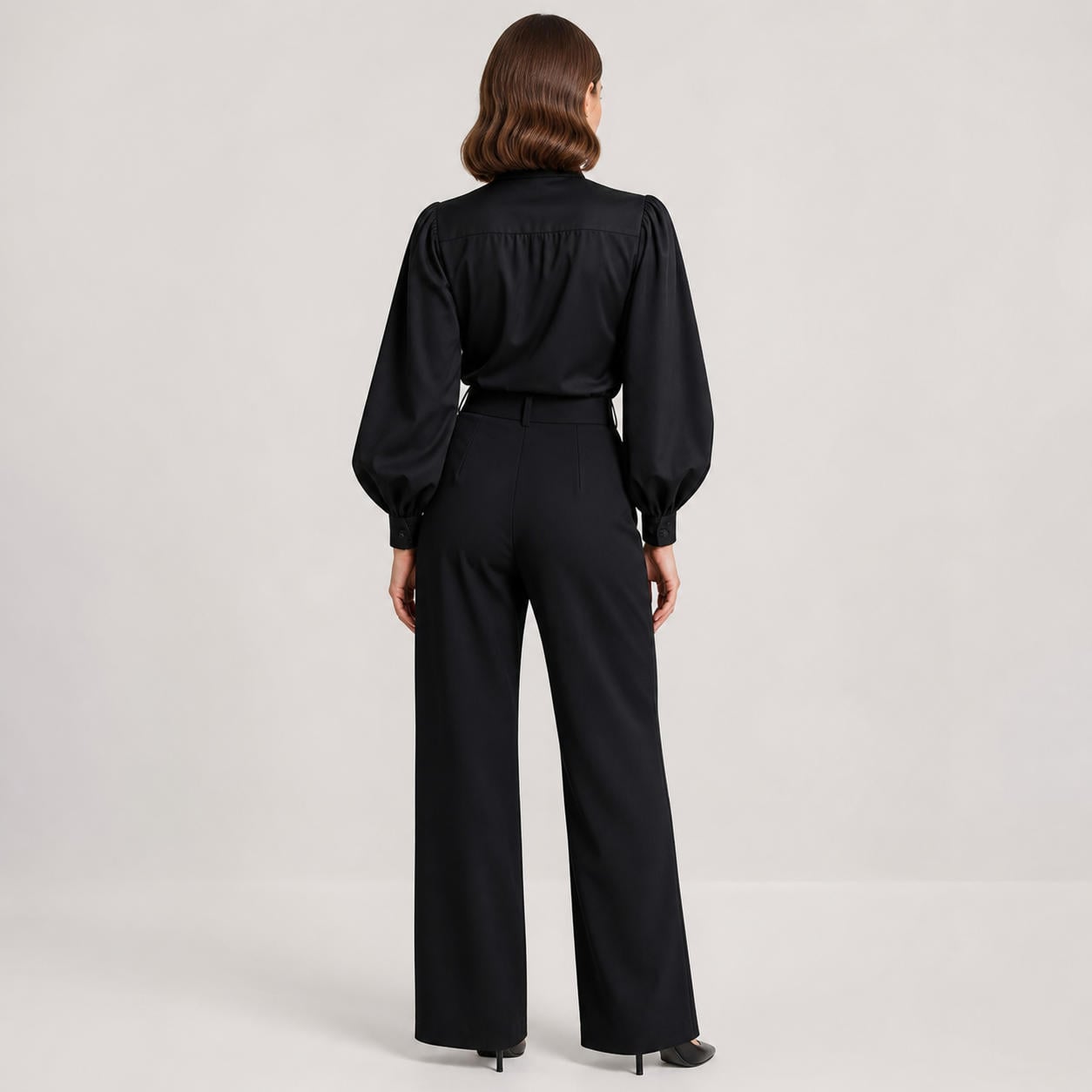 Schwarze Leinenbluse mit Puffärmeln – Ansicht 2