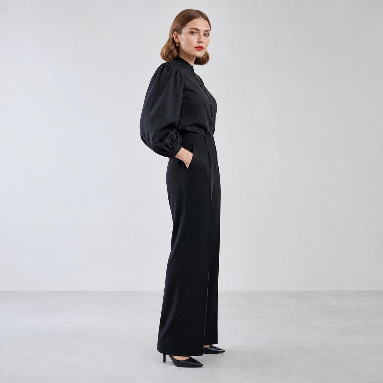 Schwarze Leinenbluse mit Puffärmeln – Ansicht 3