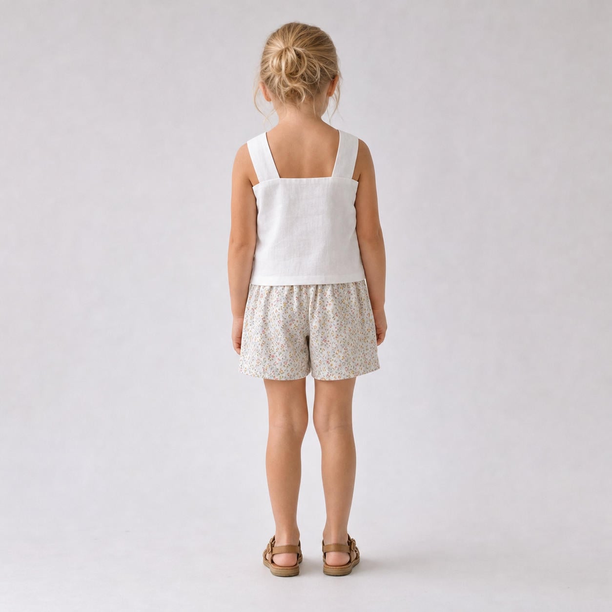 Mädchen-Sommerset aus Leinentop mit eckigem Ausschnitt und Shorts – Ansicht 2