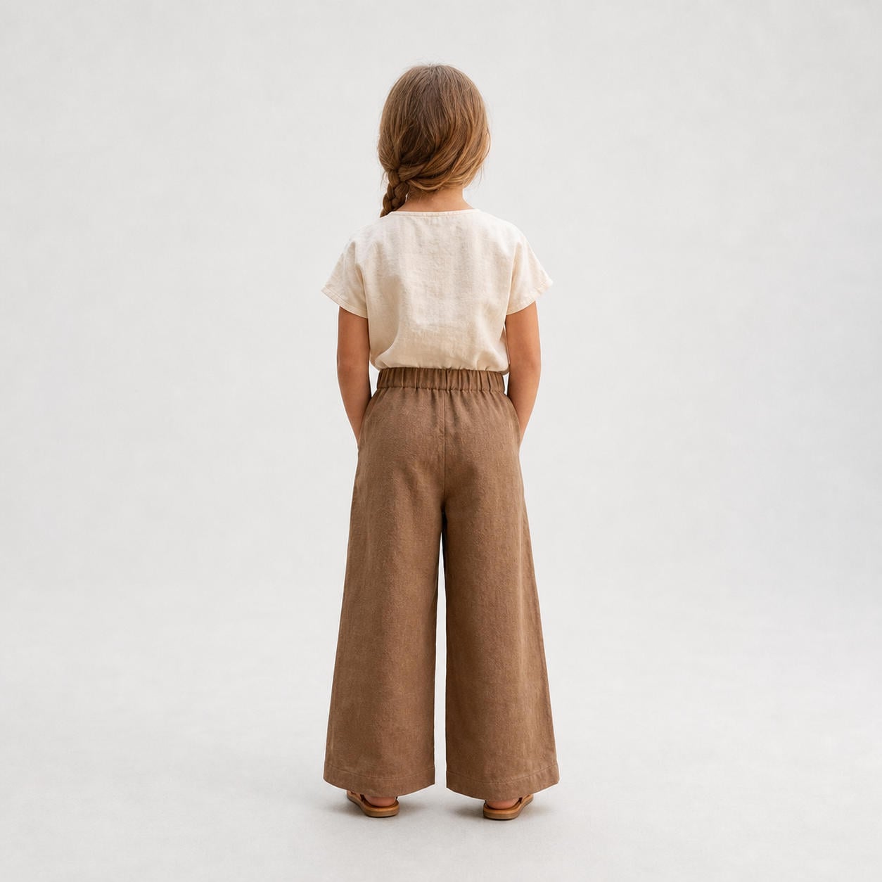 Weite Leinenhose für Mädchen mit aufgesetzten Taschen – Ansicht 2