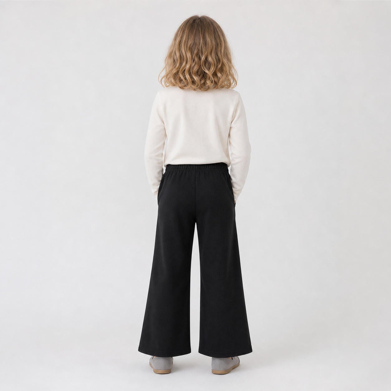 Ausgestellte weite Kinderhose – Ansicht 2