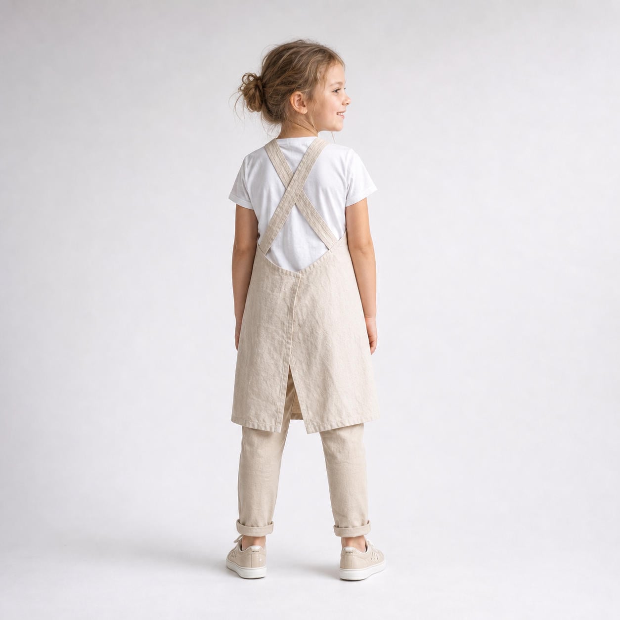 Leinen-Kinderschürze mit gekreuzten Rückenträgern – Ansicht 2