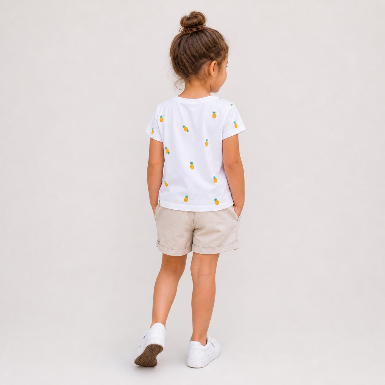 Kinder-Set aus lockerem T-Shirt und Shorts mit Taschen – Ansicht 2