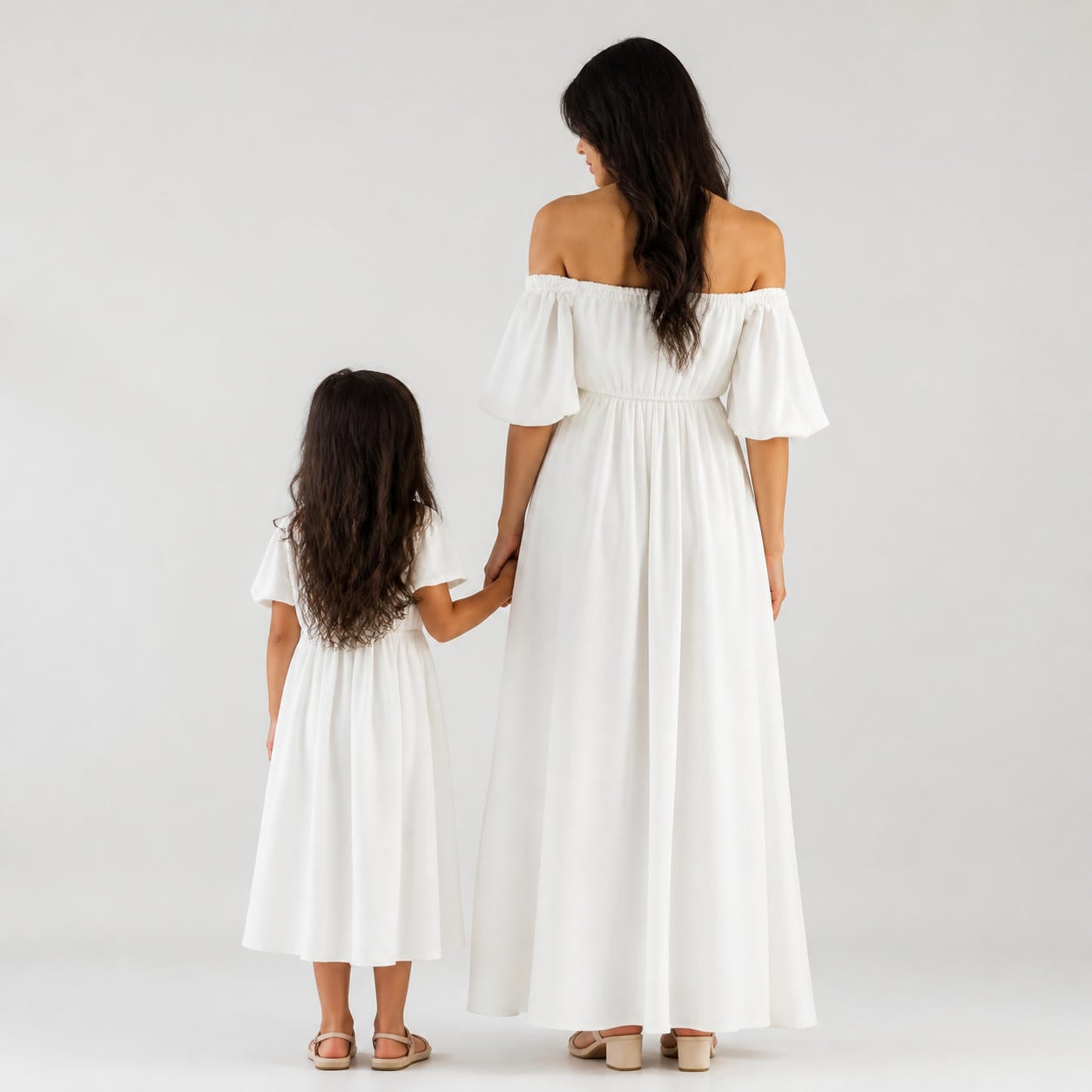Mutter-Tochter-Set aus schulterfreien Maxikleidern – Ansicht 2