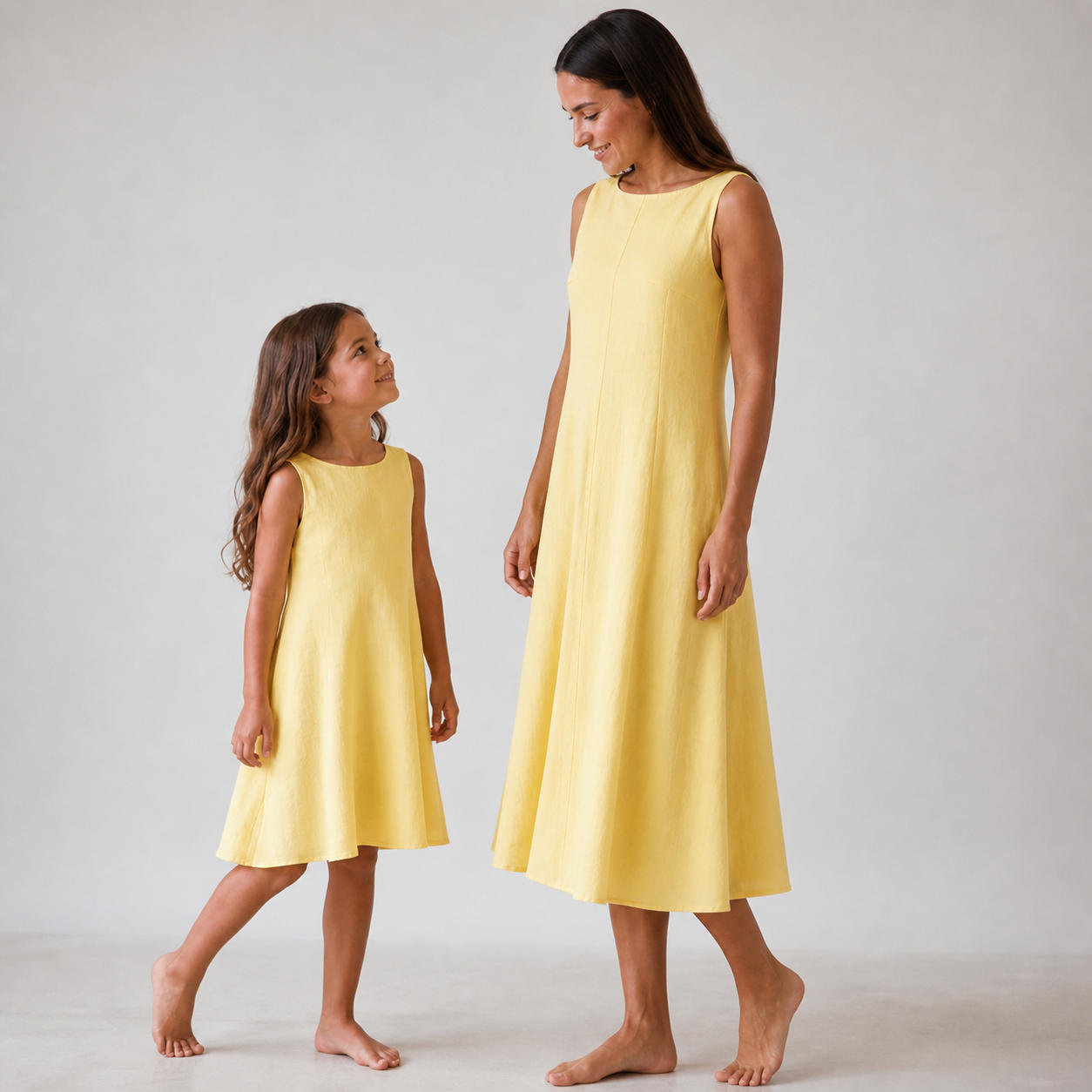 Mother and Daughter Matching Sleeveless Tent Dress Set – view 3