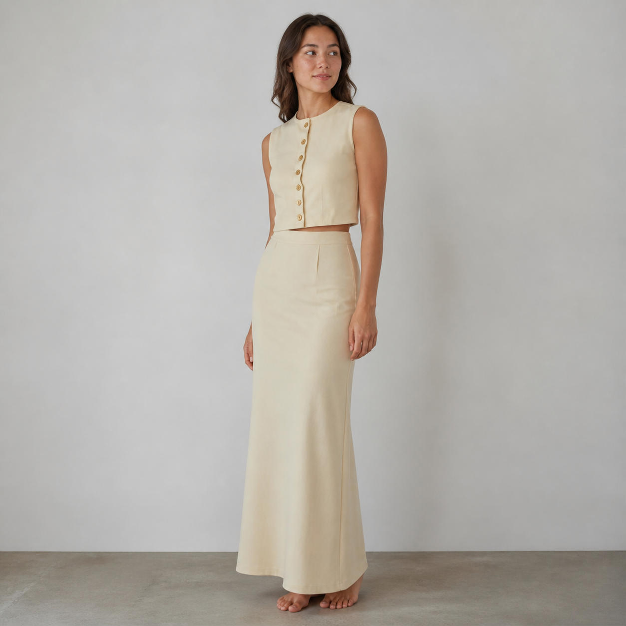 Summer Two-Piece Set with Minimalist Crop Top and Long Skirt – view 3