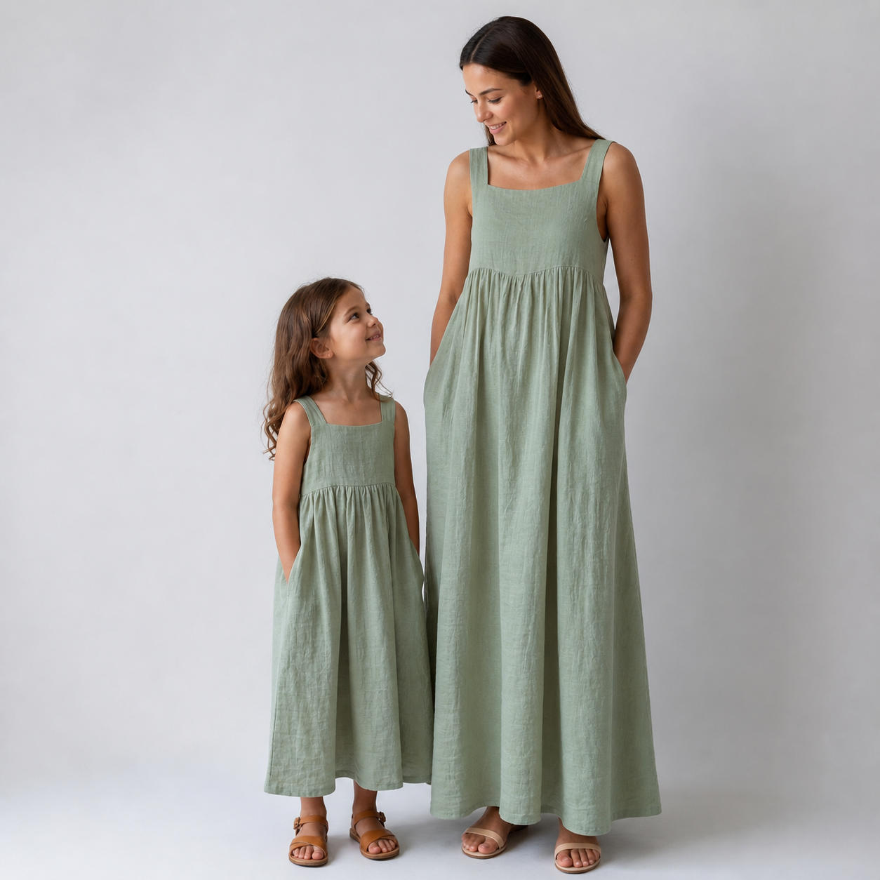 Mother and Daughter Matching Square Neck Linen Dress Set – view 3