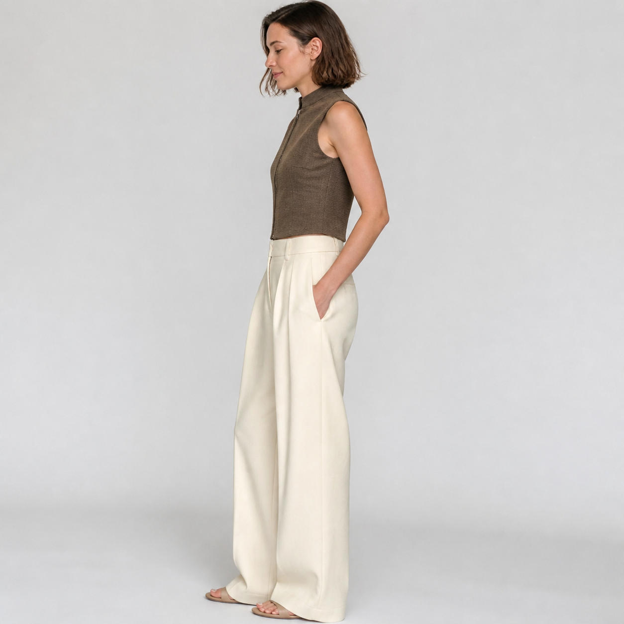 Minimalist High-Neck Zip-Front Sleeveless Crop Top Vest – view 3