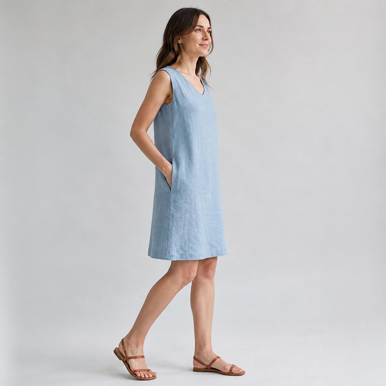 Schlichtes ärmelloses Leinen-Sommerkleid mit V-Ausschnitt – Ansicht 3