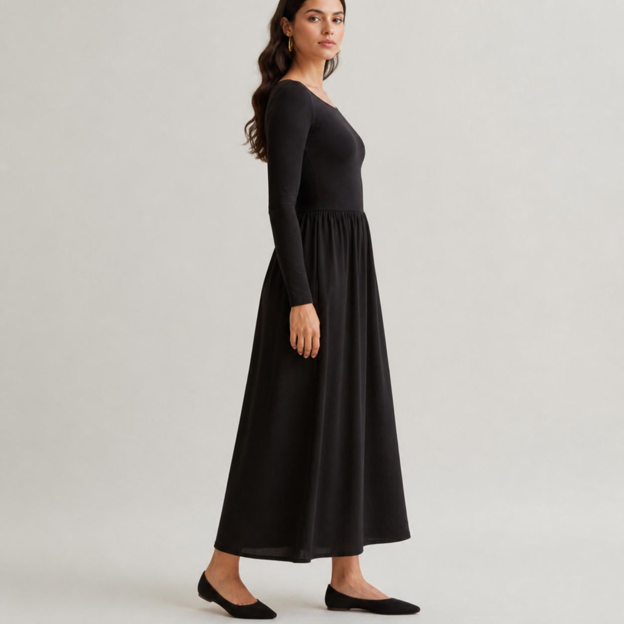 Zweifarbiges Midikleid mit Kontrasteinsätzen – Ansicht 3